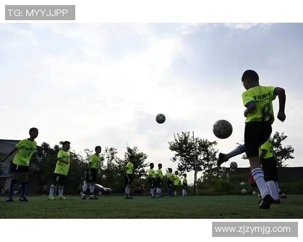 当足球梦照进现实少年与球星命运交织的绿茵传奇